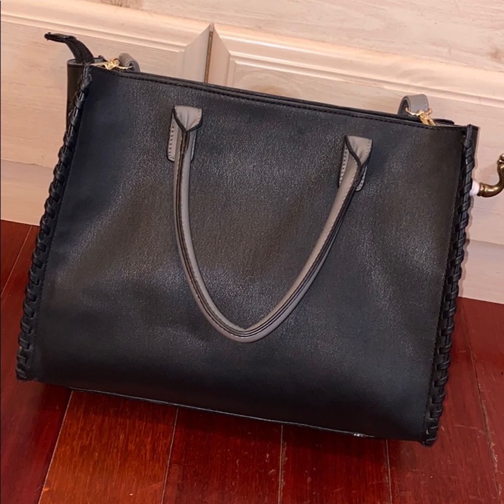 Black bag with grey strap